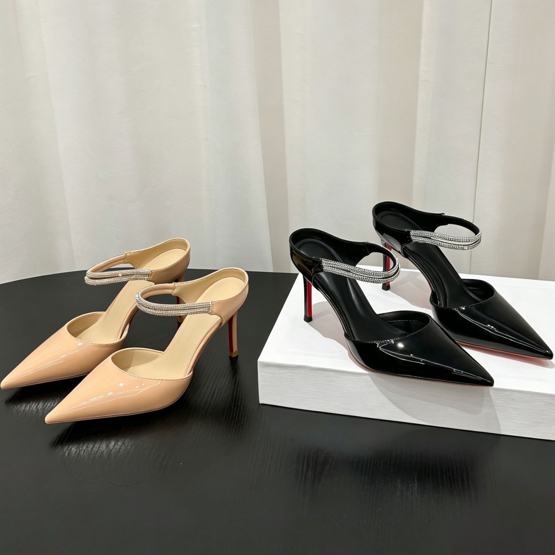 Leather Classic Strap - Женские туфли-лодочки из лакированной кожи с